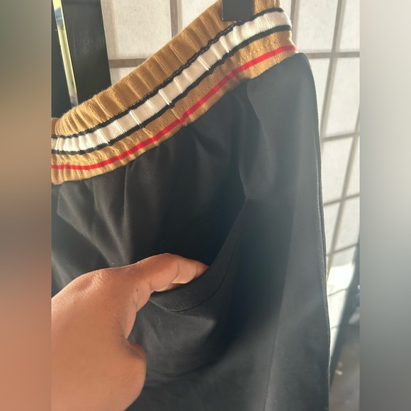 Burberry boy shorts size XXL but can fit a large for men. (NWT)see pics for det - Picture 9 of 9